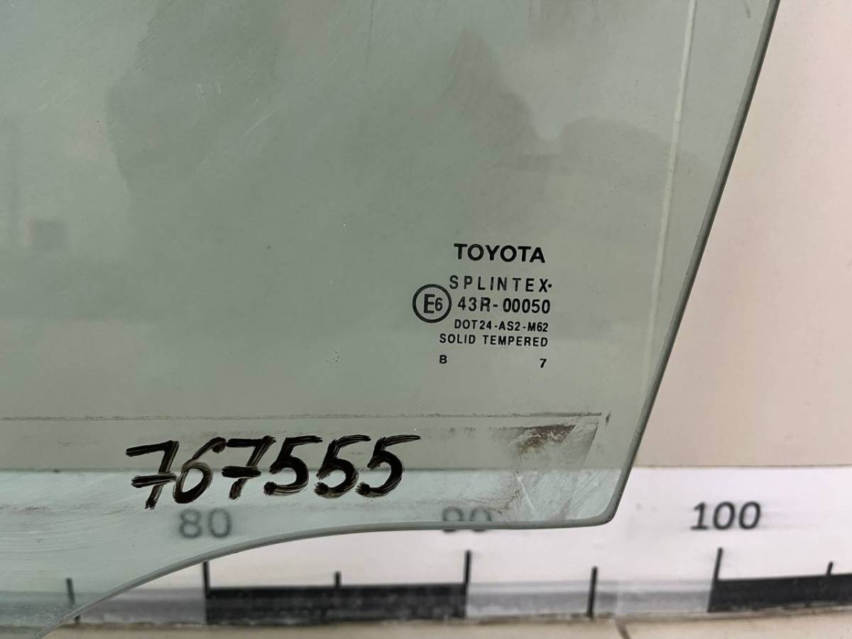 Стекло двери передней левой Toyota Avensis (T250) 2003-2009