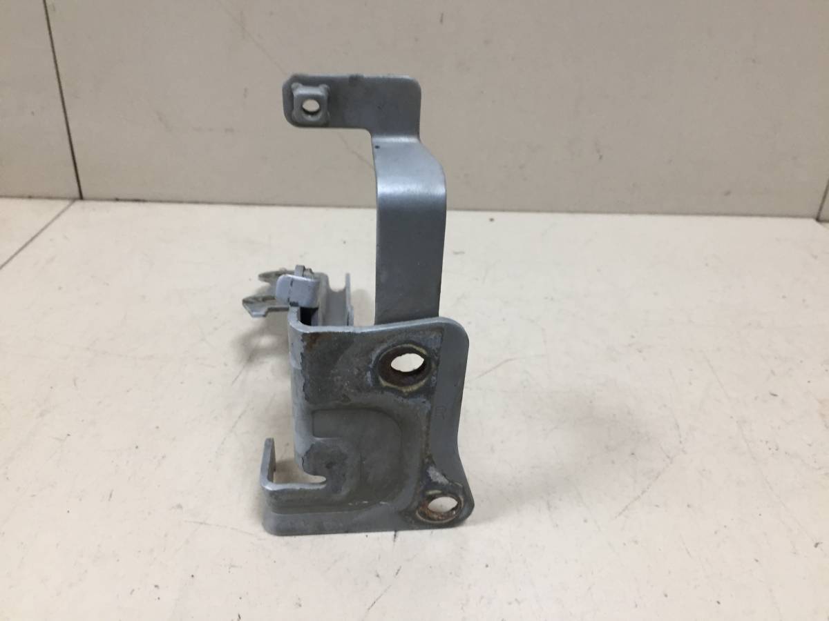Петля капота правая Kia Spectra 2001-2011