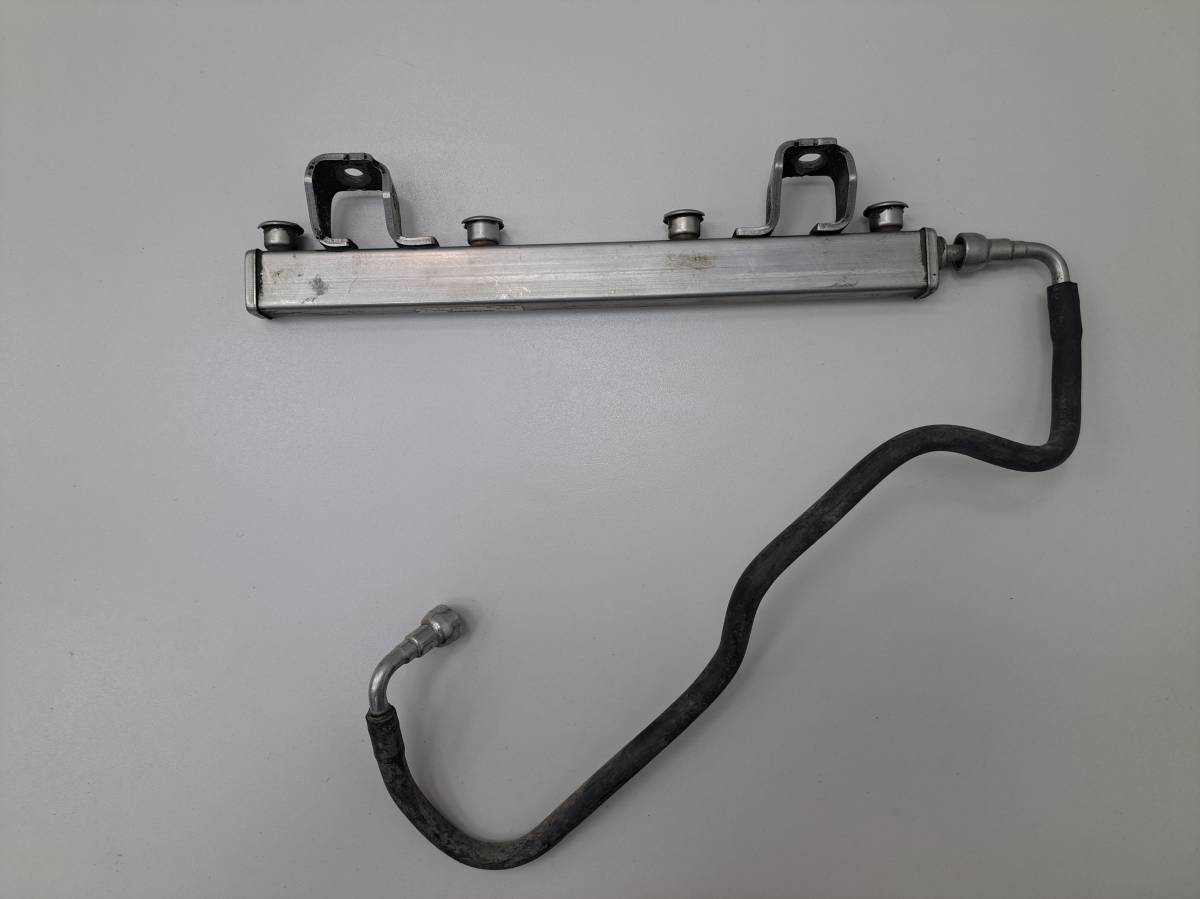 Рейка топливная (рампа) Ford C-MAX 2003-2010 Рейка топливная (рампа) Ford C-MAX 2003-2010