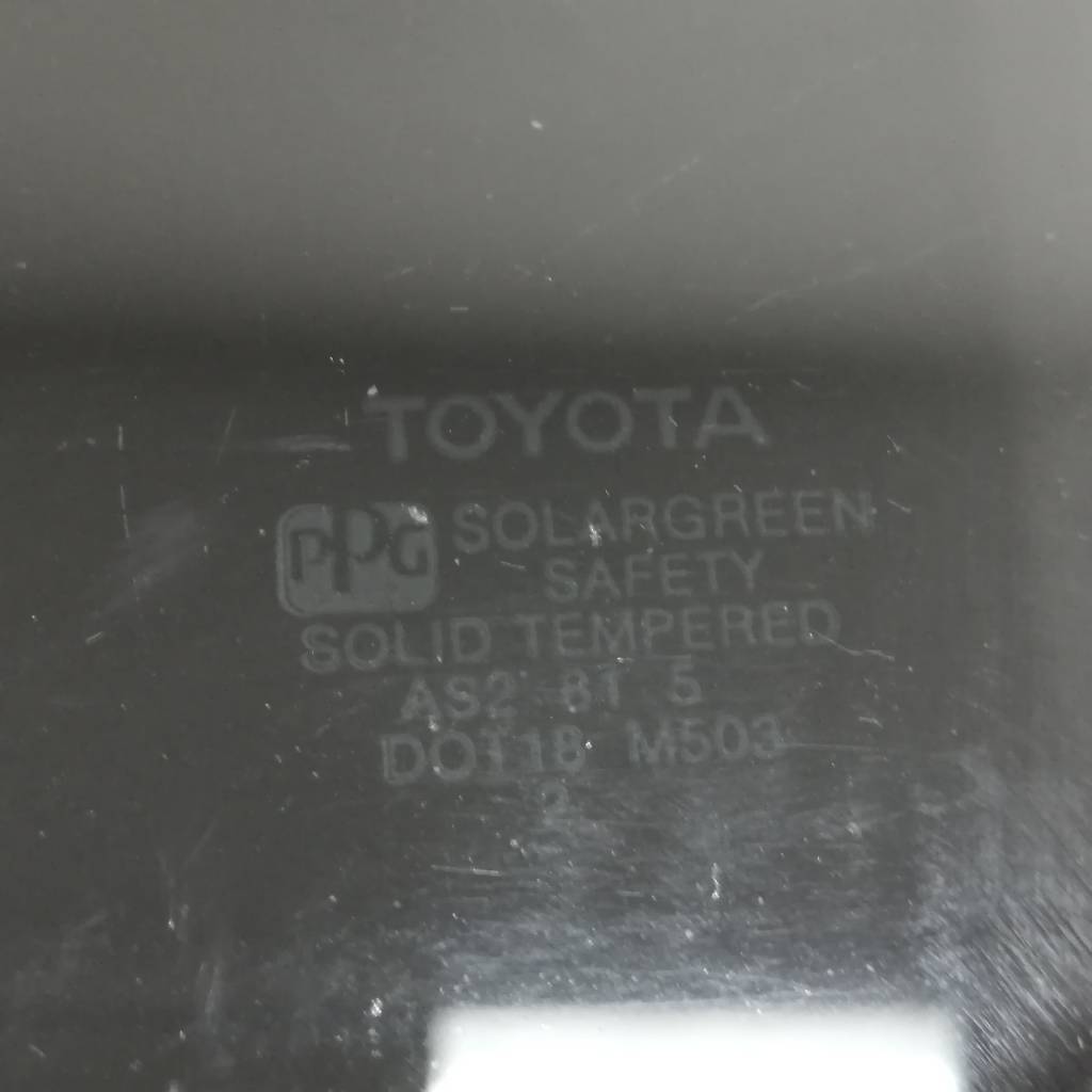 Стекло двери задней левой Toyota Corolla E120 2001-2007