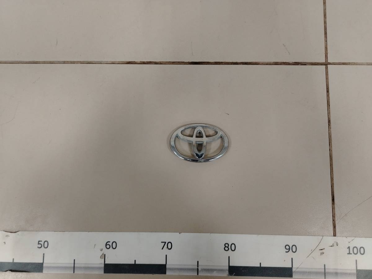 Эмблема Toyota Camry (XV30) 2001-2006 Эмблема Toyota Camry (XV30) 2001-2006