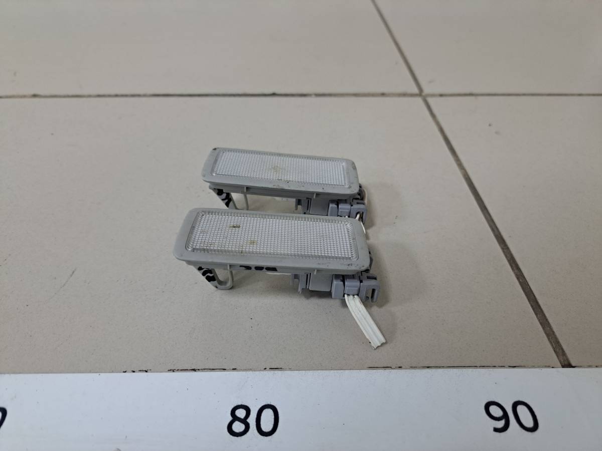 Плафон салонный Toyota Corolla E150 2006-2013 Плафон салонный Toyota Corolla E150 2006-2013