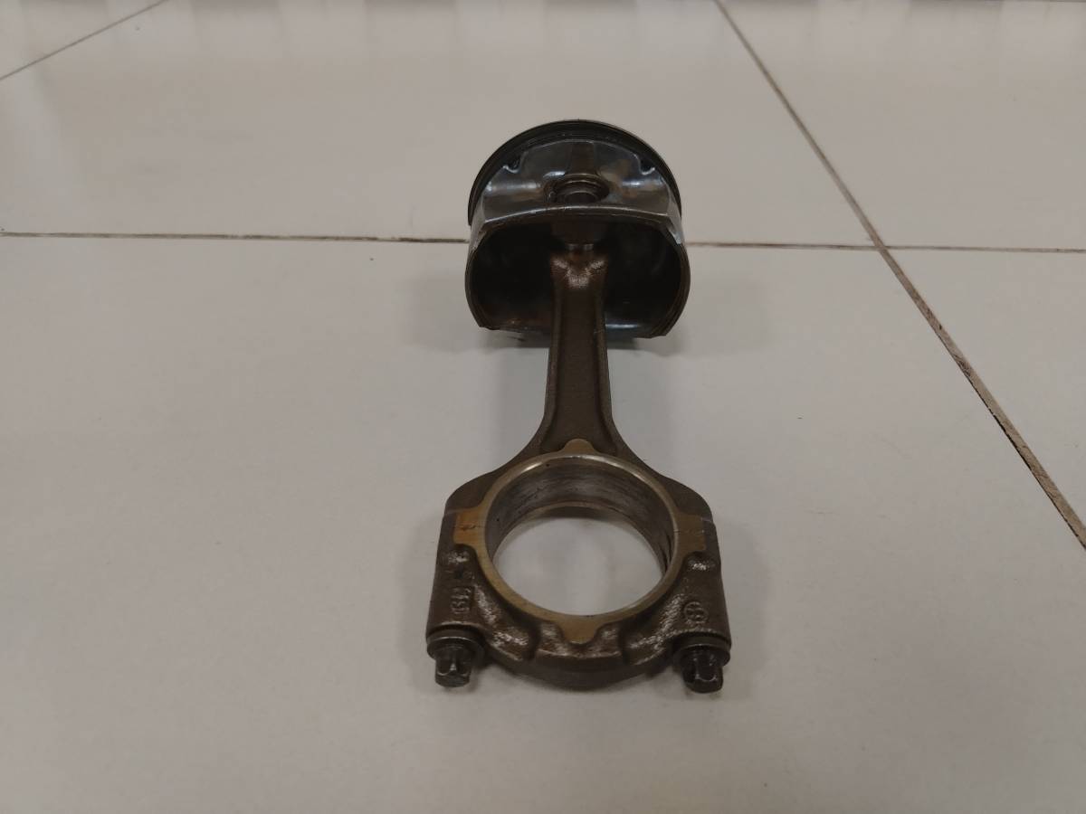 Поршень с шатуном Opel Astra H / Family 2004-2015 Поршень с шатуном Opel Astra H / Family 2004-2015