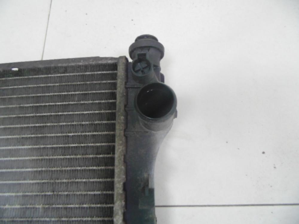 Радиатор охлаждения двигателя Ford Transit 2000-2006
