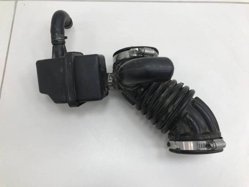 Патрубок воздушного фильтра Nissan Qashqai (J10) 2006-2013 Патрубок воздушного фильтра Nissan Qashqai (J10) 2006-2013