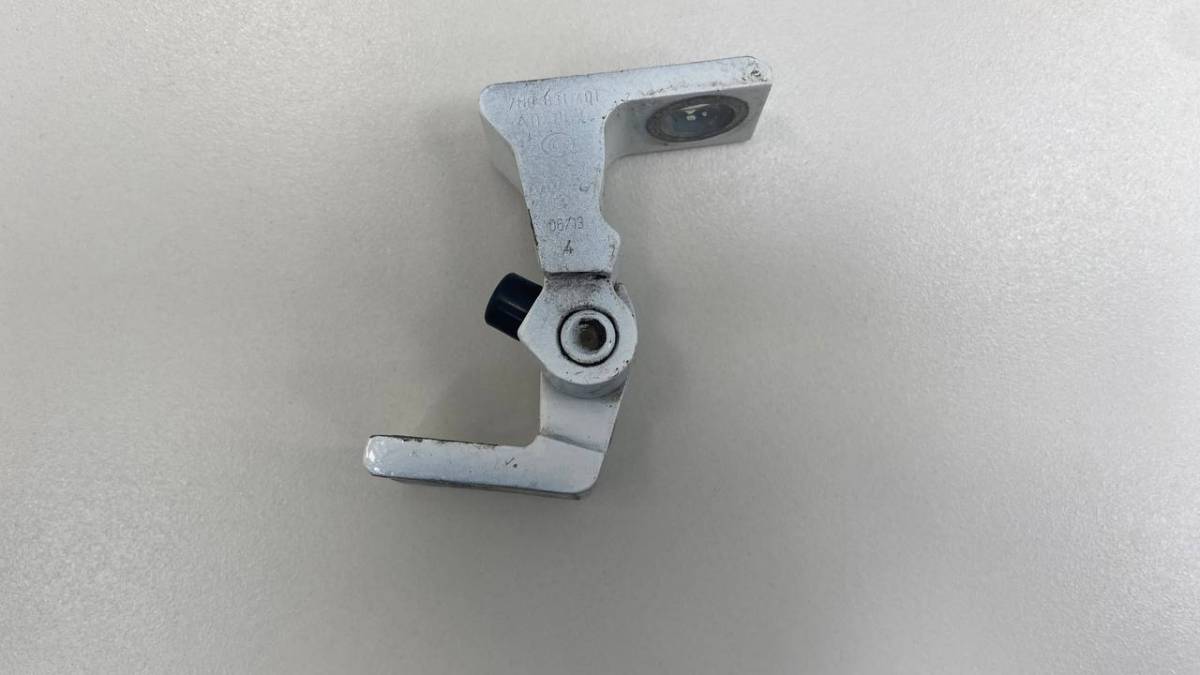 Петля двери Volkswagen Polo (Sed RUS) 2011>