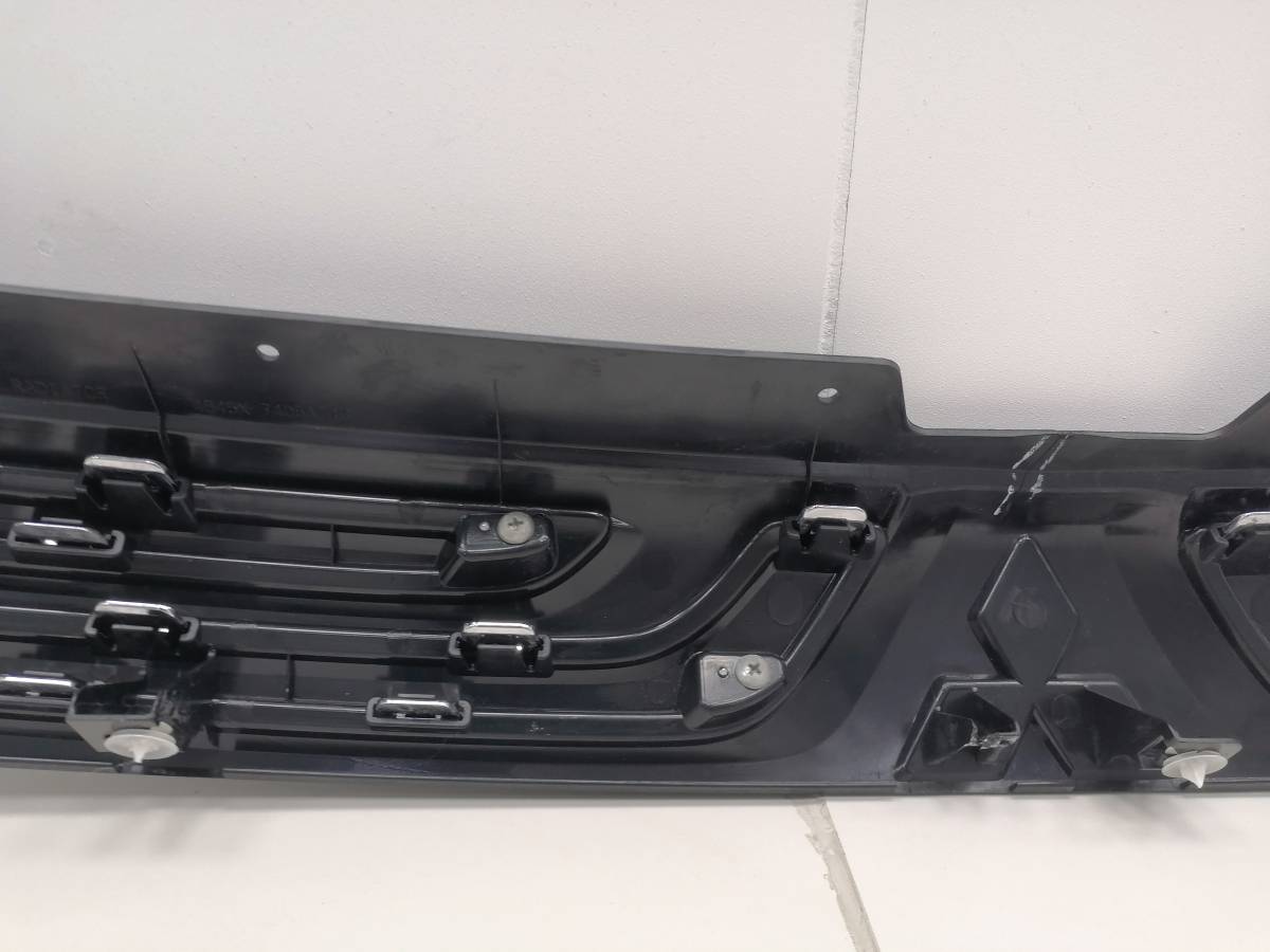 Решетка радиатора Mitsubishi Outlander (GF) 2012>