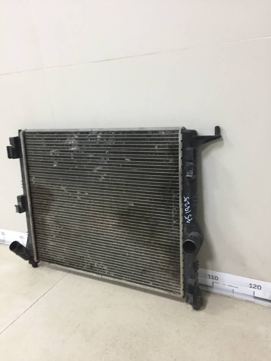 Радиатор охлаждения двигателя Renault Sandero 2009-2014