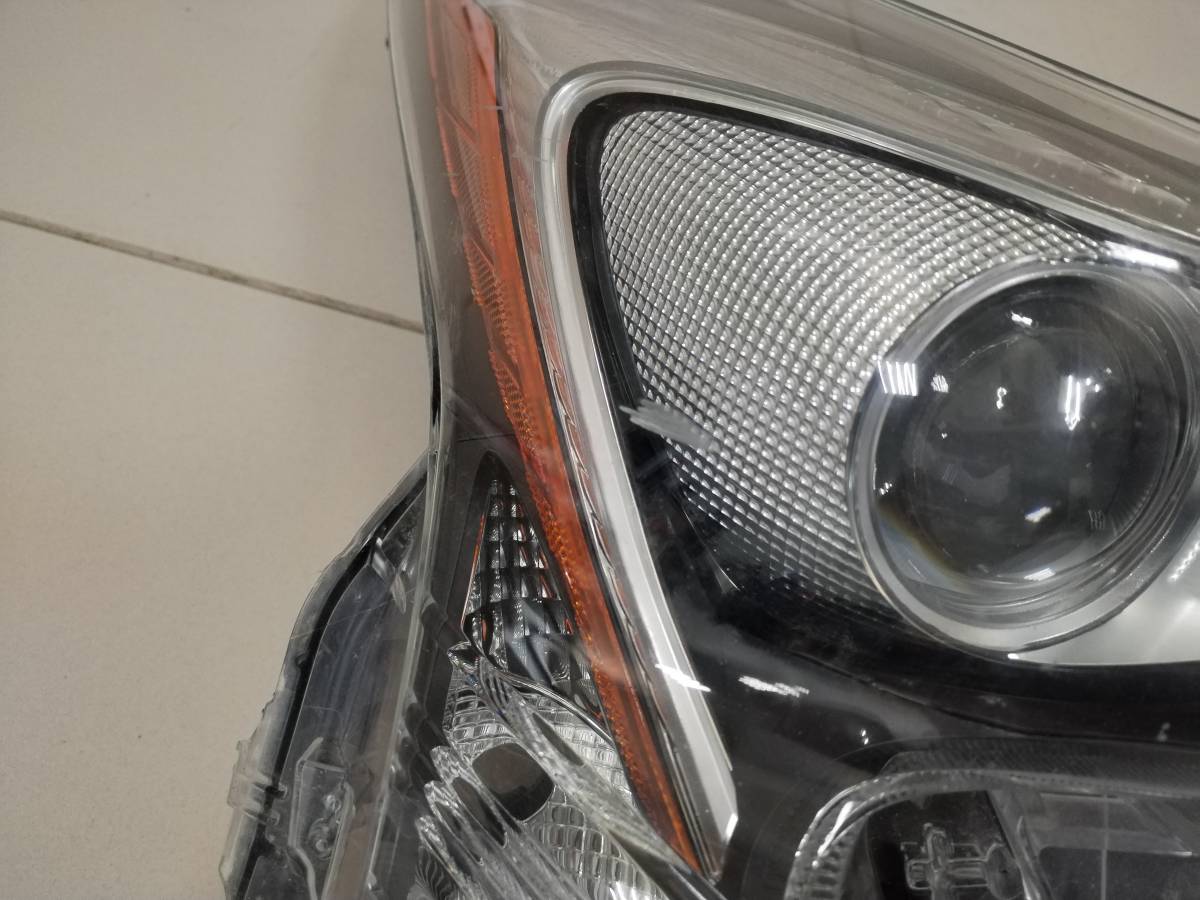 Фара правая Toyota Prius XW50 2015-2019
