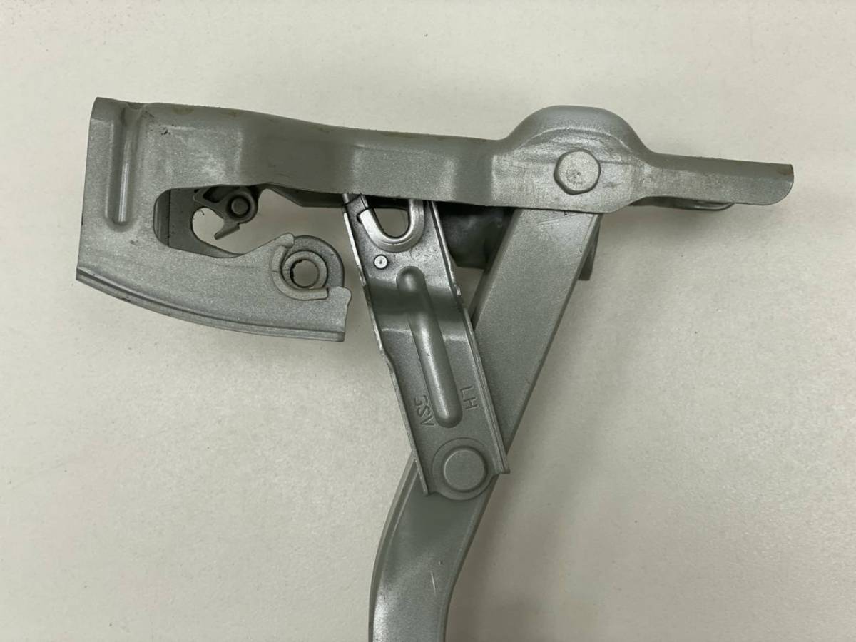 Петля крышки багажника Chevrolet Cobalt (T250) 2011-2015