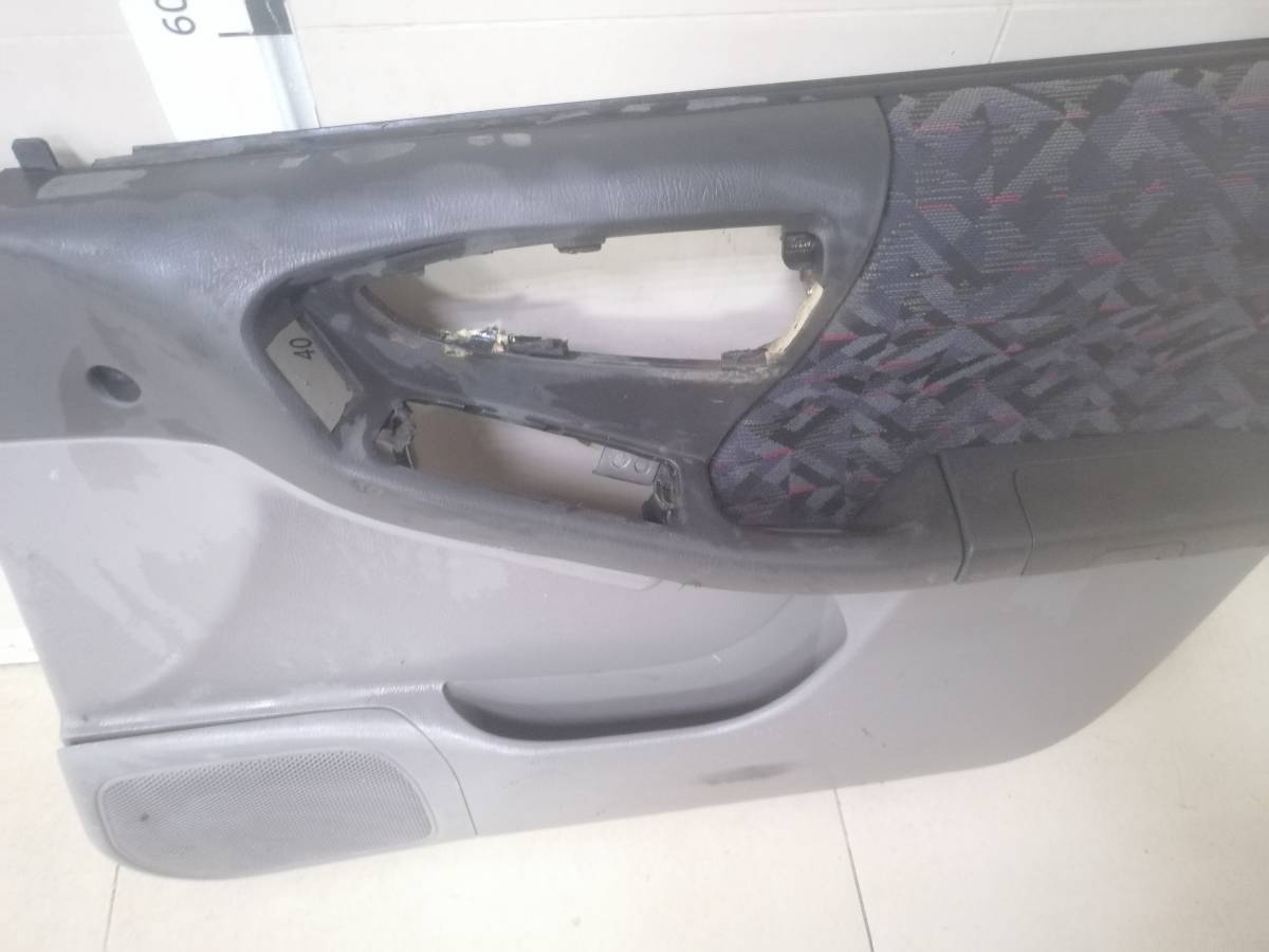 Обшивка двери передней правой Subaru Forester (S10) 1997-2000