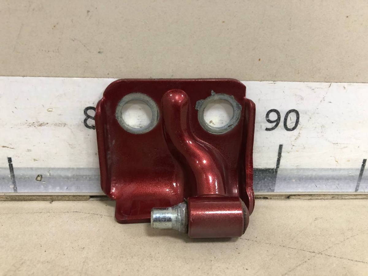 Петля двери задней правой нижняя Fiat Albea 2002-2012