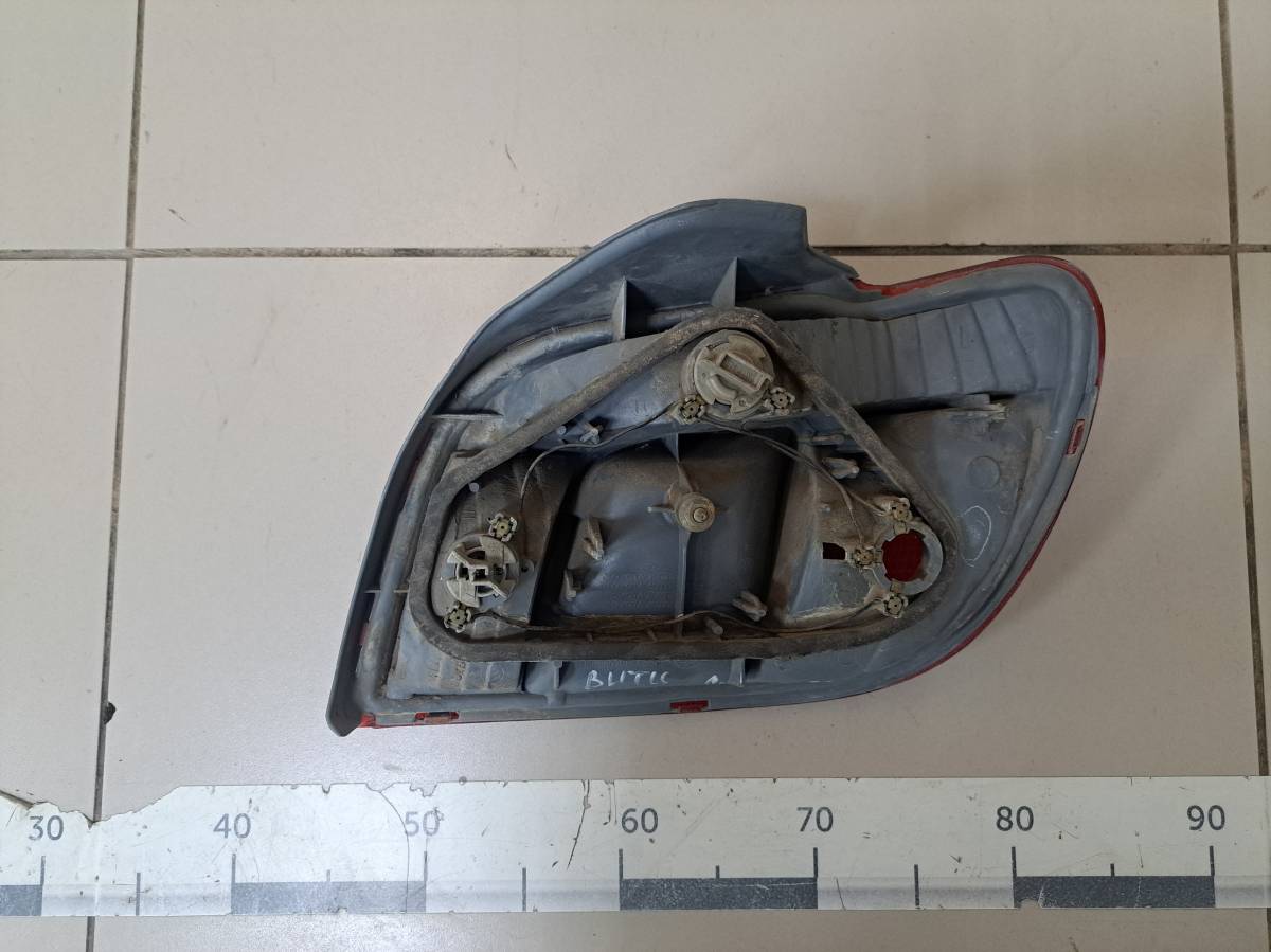 Фонарь задний левый Toyota Vitz (P10) 1999-2005