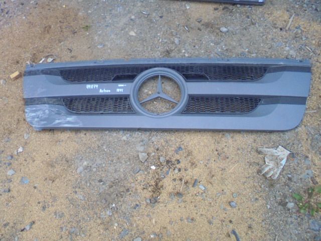 Решетка радиатора для Mercedes-Benz Actros 1996>