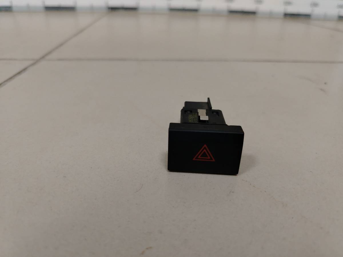 Кнопка аварийной сигнализации Volkswagen Polo (Sed RUS) 2011>