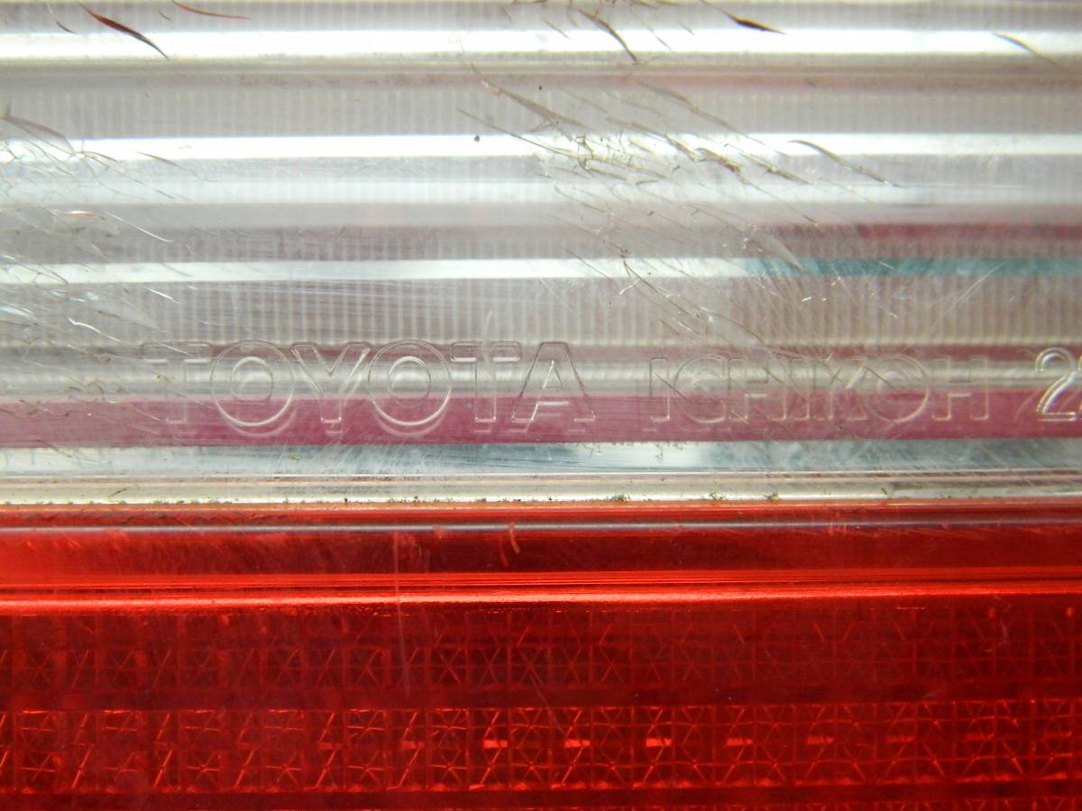 Фонарь задний наружный правый Toyota Mark II  (X100) 1996-2000