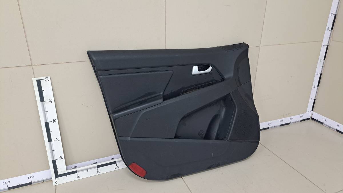 Обшивка двери передней левой Kia Sportage 3 (SL) 2010-2015