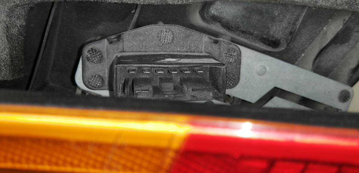 Фонарь задний наружный левый BMW 3-series E46 1998-2005