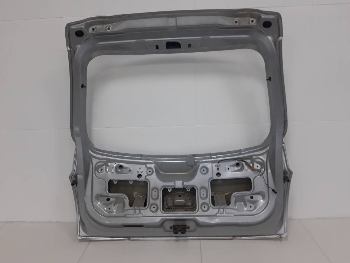 Дверь багажника Nissan Micra (K12) 2002-2010