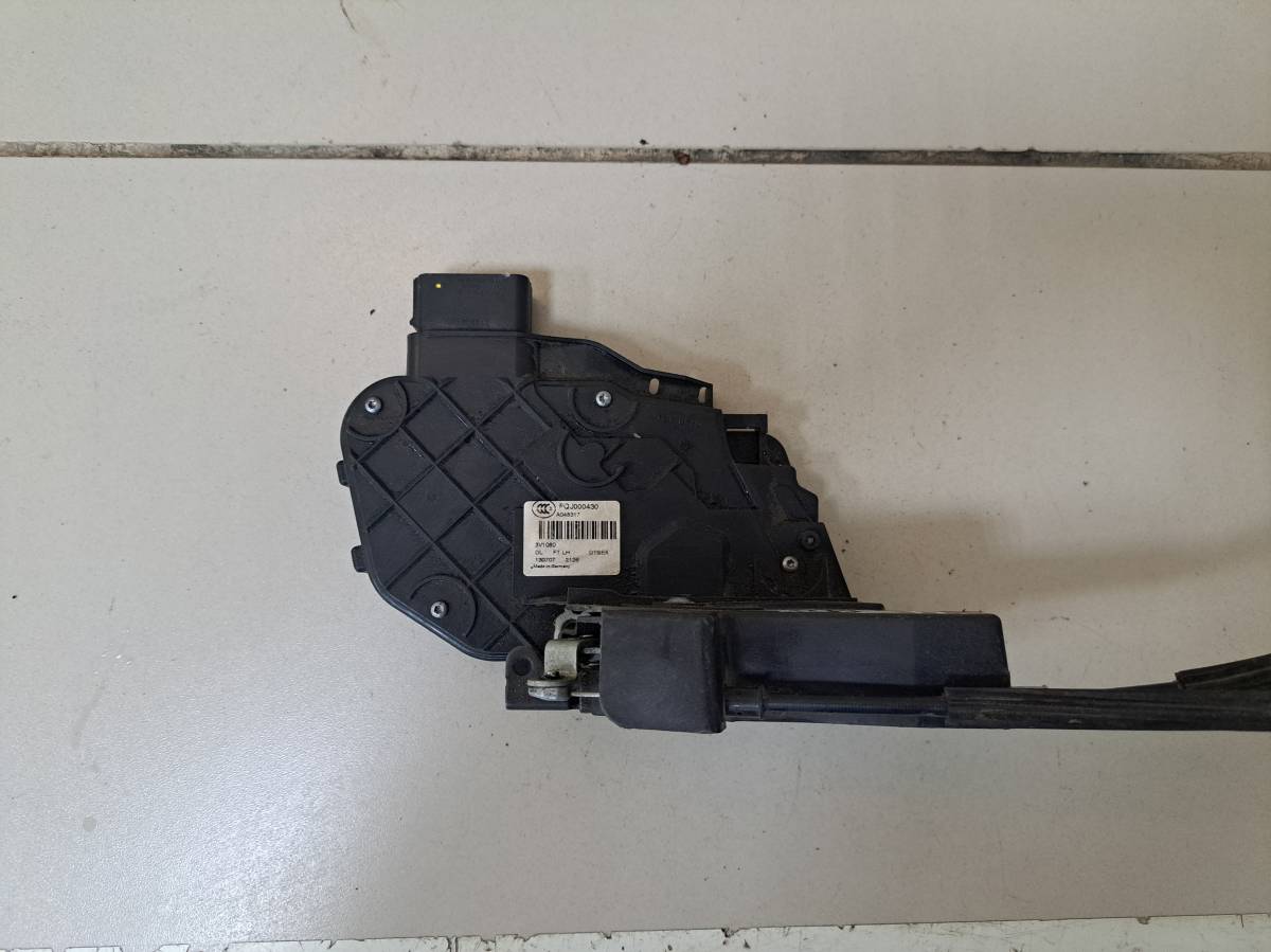 Замок двери передней левой Land Rover Discovery 3 2004-2009