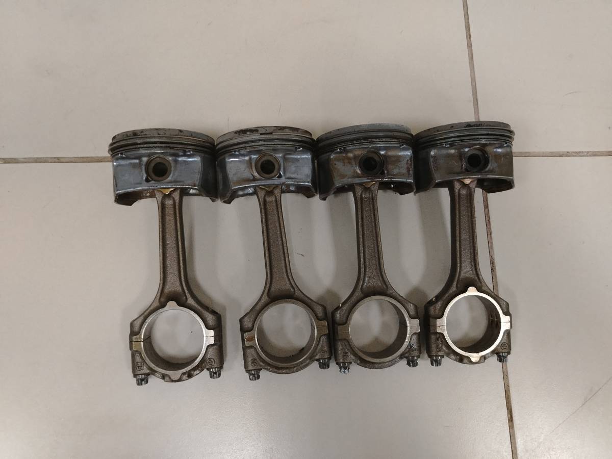 Поршень с шатуном Opel Astra H / Family 2004-2015 Поршень с шатуном Opel Astra H / Family 2004-2015