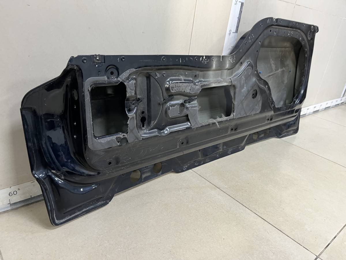 Дверь багажника нижняя Land Rover Discovery 3 2004-2009