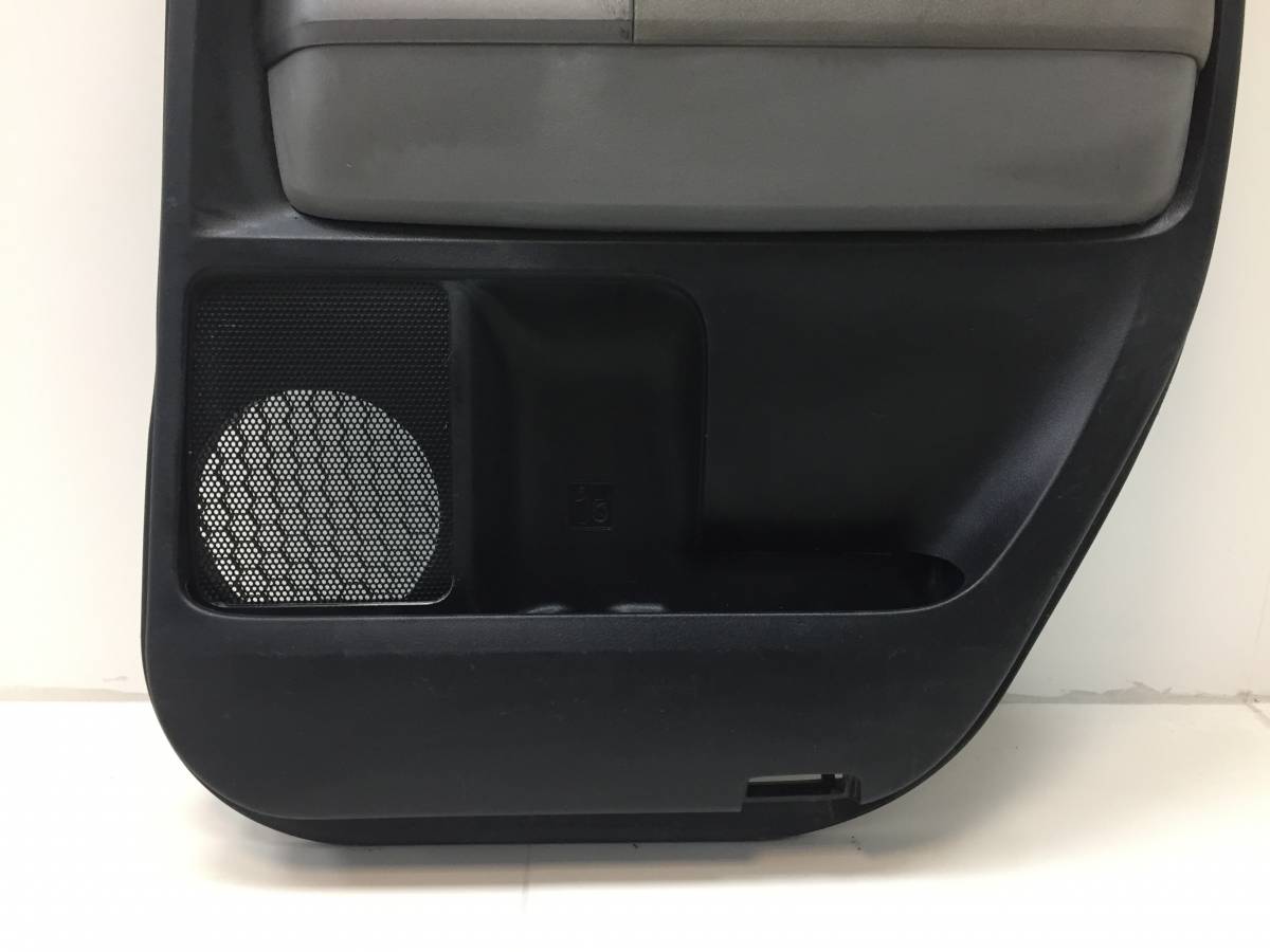 Обшивка двери задней правой Toyota Tundra (XK50) 2006-2010