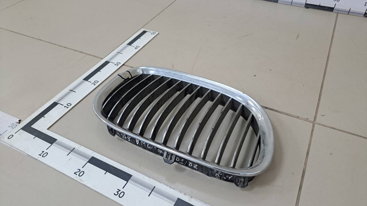 Решетка радиатора правая BMW 7-Series F01  2008-2015