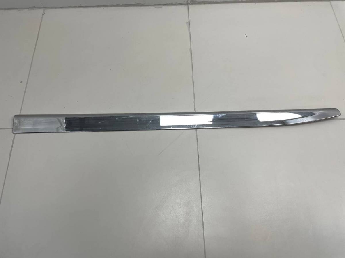 Накладка обшивки двери Nissan Patrol (Y62) 2010>