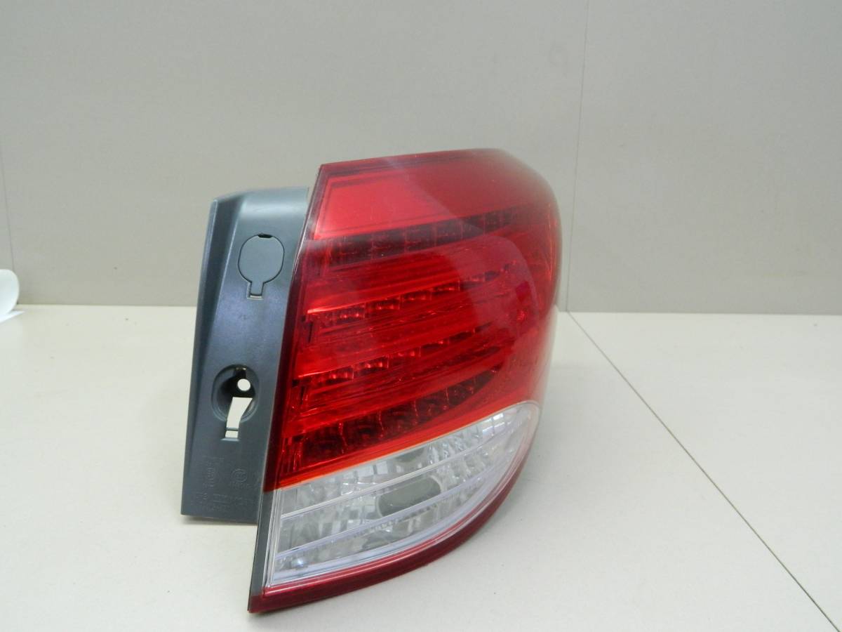 Фонарь задний наружный правый Hyundai i40 (VF) 2011>
