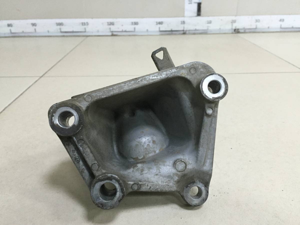 Кронштейн двигателя правый Mitsubishi Pajero/Montero 4 (V8, V9) 2007>