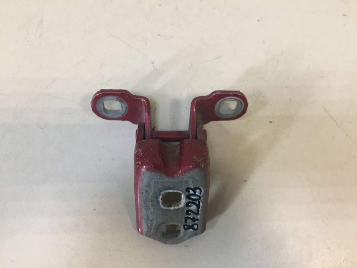 Петля двери Renault Megane (2) 2002-2009