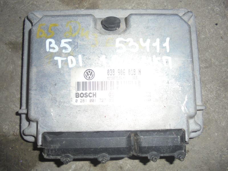 Блок управления двигателем Volkswagen Passat B5 2000-2005