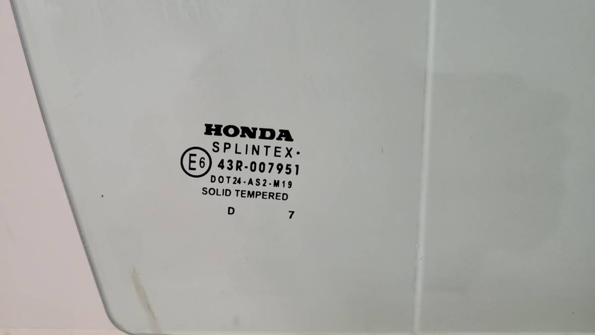 Стекло двери передней правой Honda Civic 5D 2006-2012
