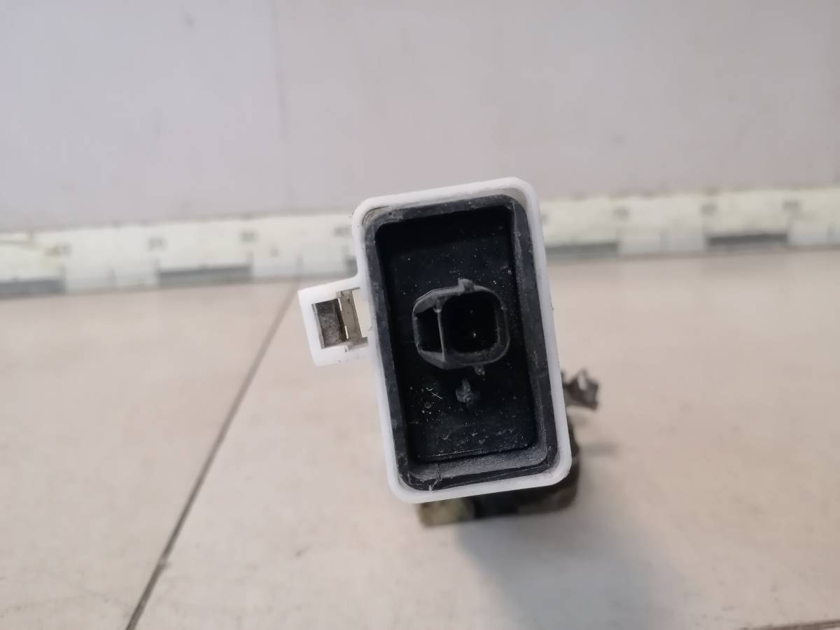 Замок двери передней левой Volvo V40 2001-2004