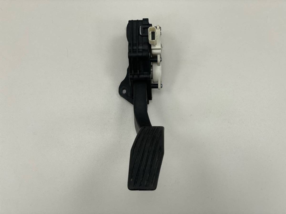 Педаль газа Chevrolet Cobalt (T250) 2011-2015