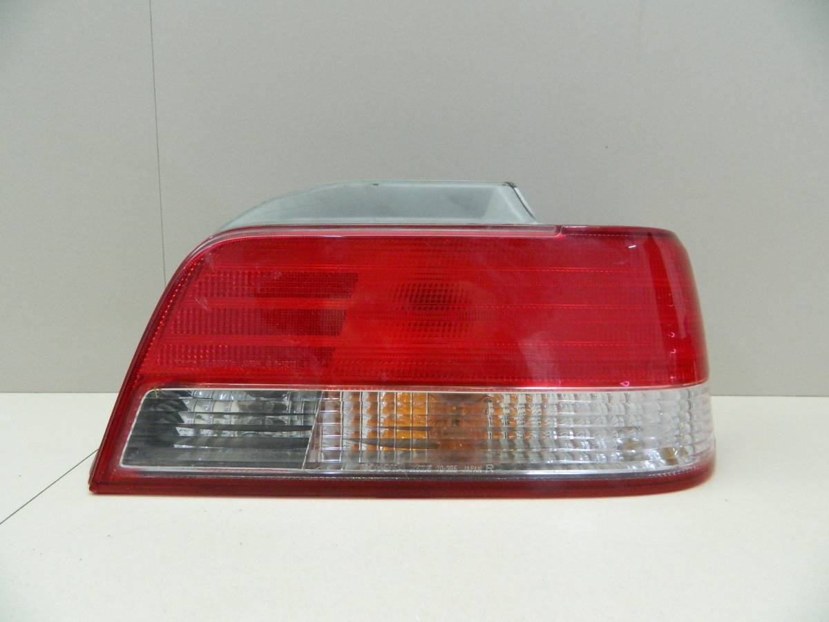 Фонарь задний правый Toyota Carina (T210) 1996-2001