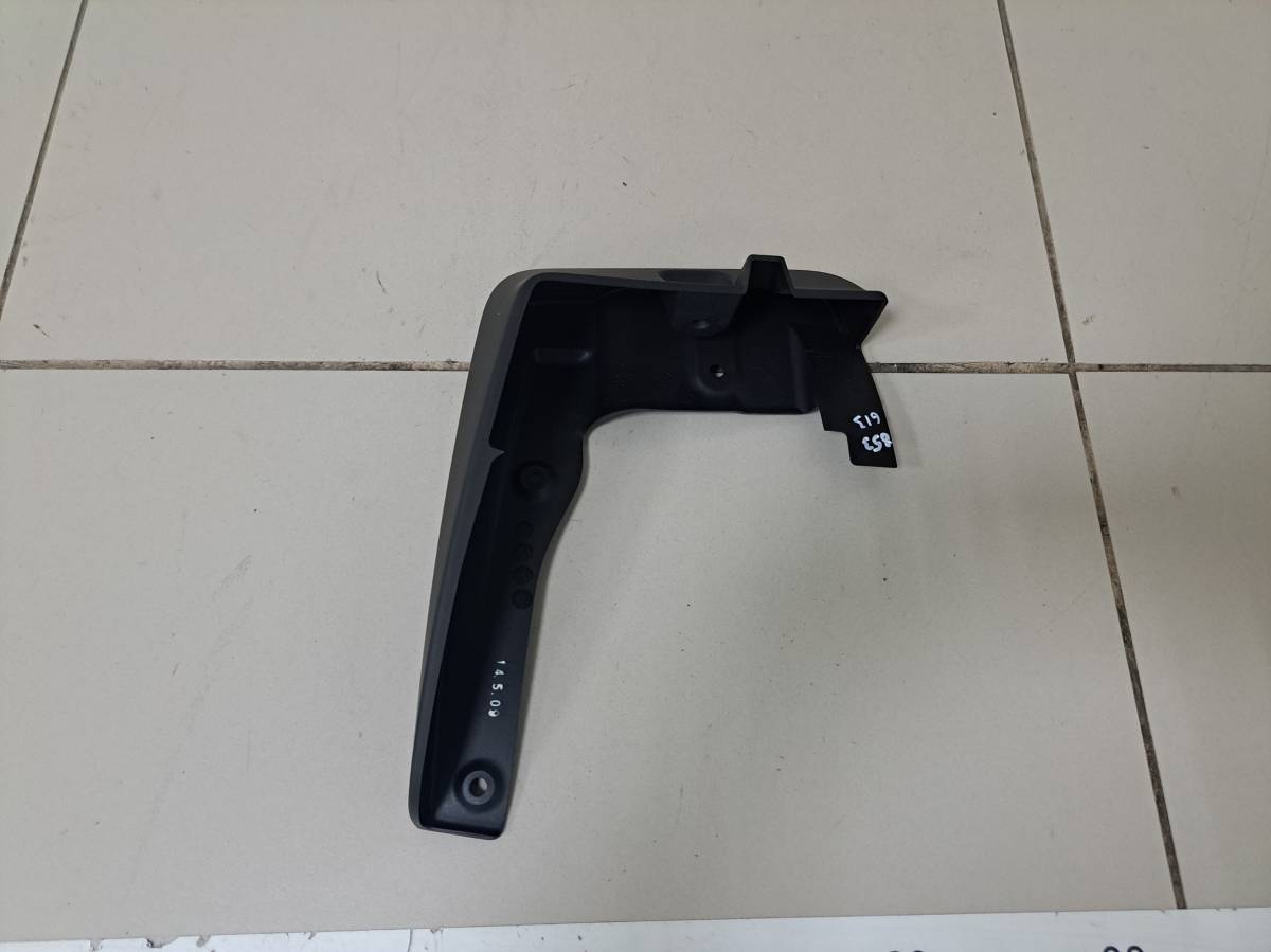 Брызговик передний правый Subaru Legacy Outback (B14) 2010-2014 Брызговик передний правый Subaru Legacy Outback (B14) 2010-2014