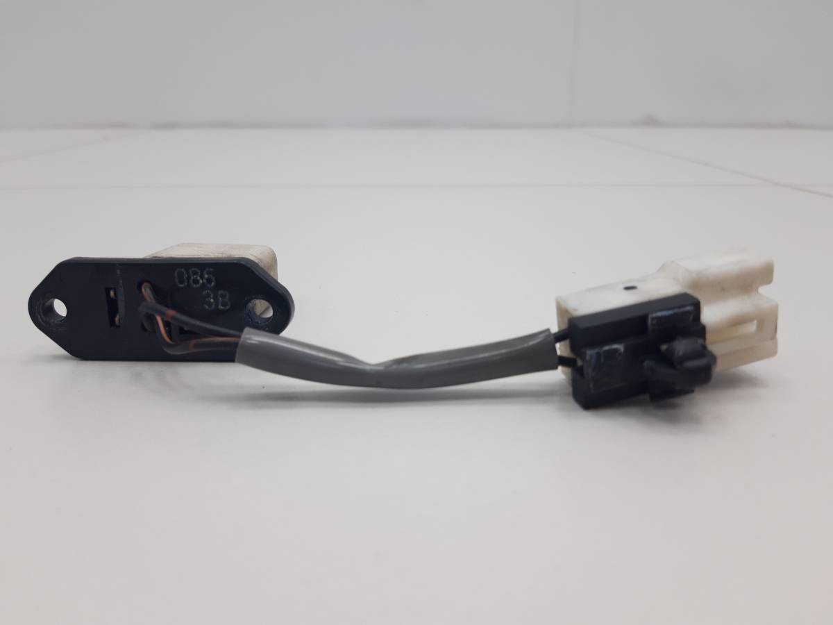 Резистор отопителя Toyota Land Cruiser (J100) 1998-2007