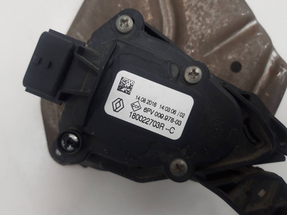 Педаль газа Renault Duster 2012>