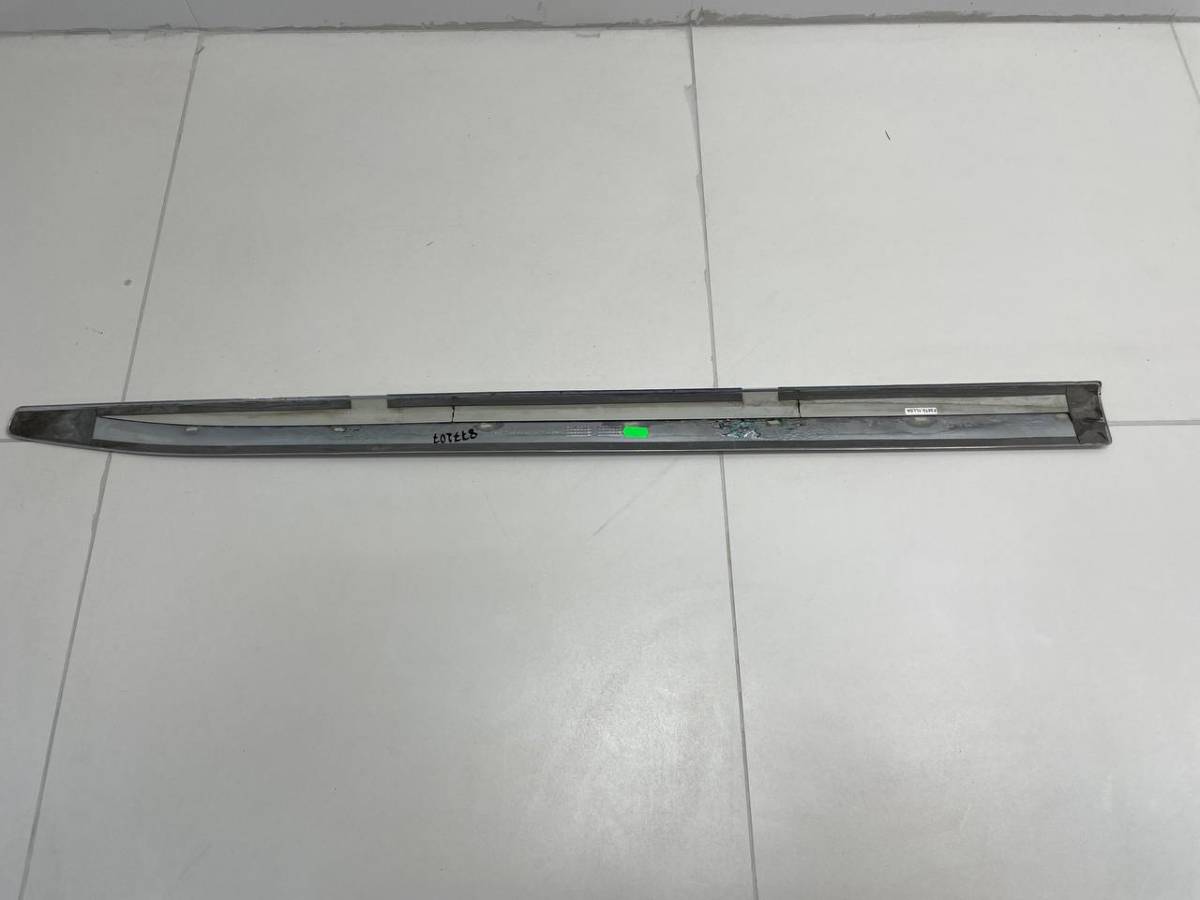 Накладка обшивки двери Nissan Patrol (Y62) 2010>
