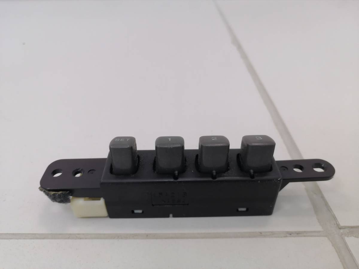 Кнопка многофункциональная Toyota  Celsior (F30) 2003