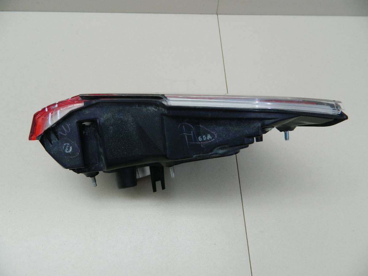 Фонарь задний внутренний левый Toyota Camry (V50) 2011-2017