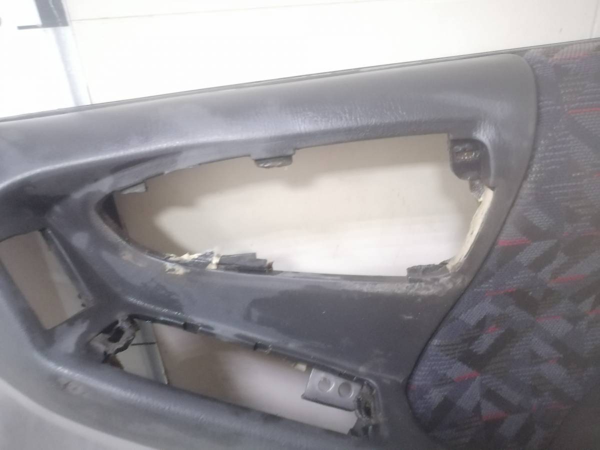 Обшивка двери передней правой Subaru Forester (S10) 1997-2000