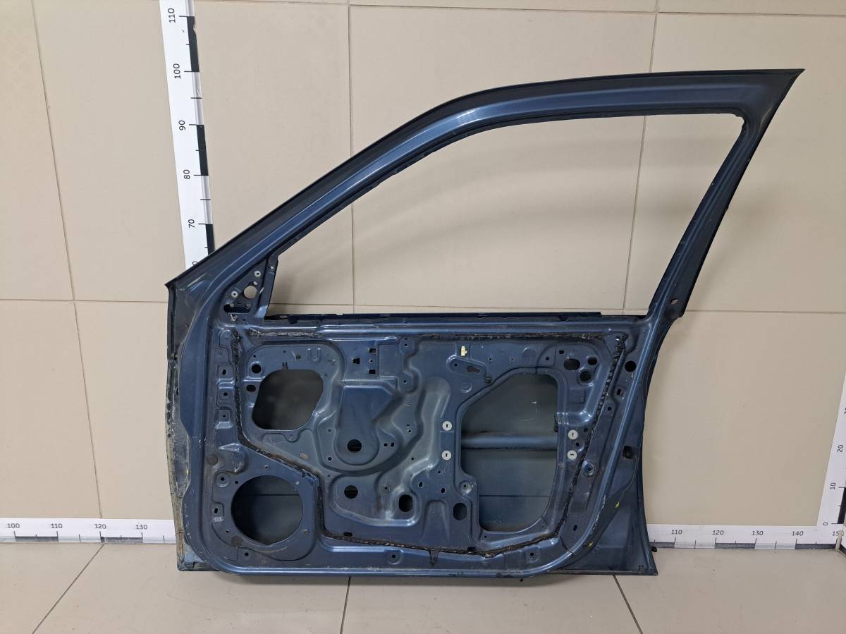 Дверь передняя правая Nissan Bluebird (U14) 1996-2001