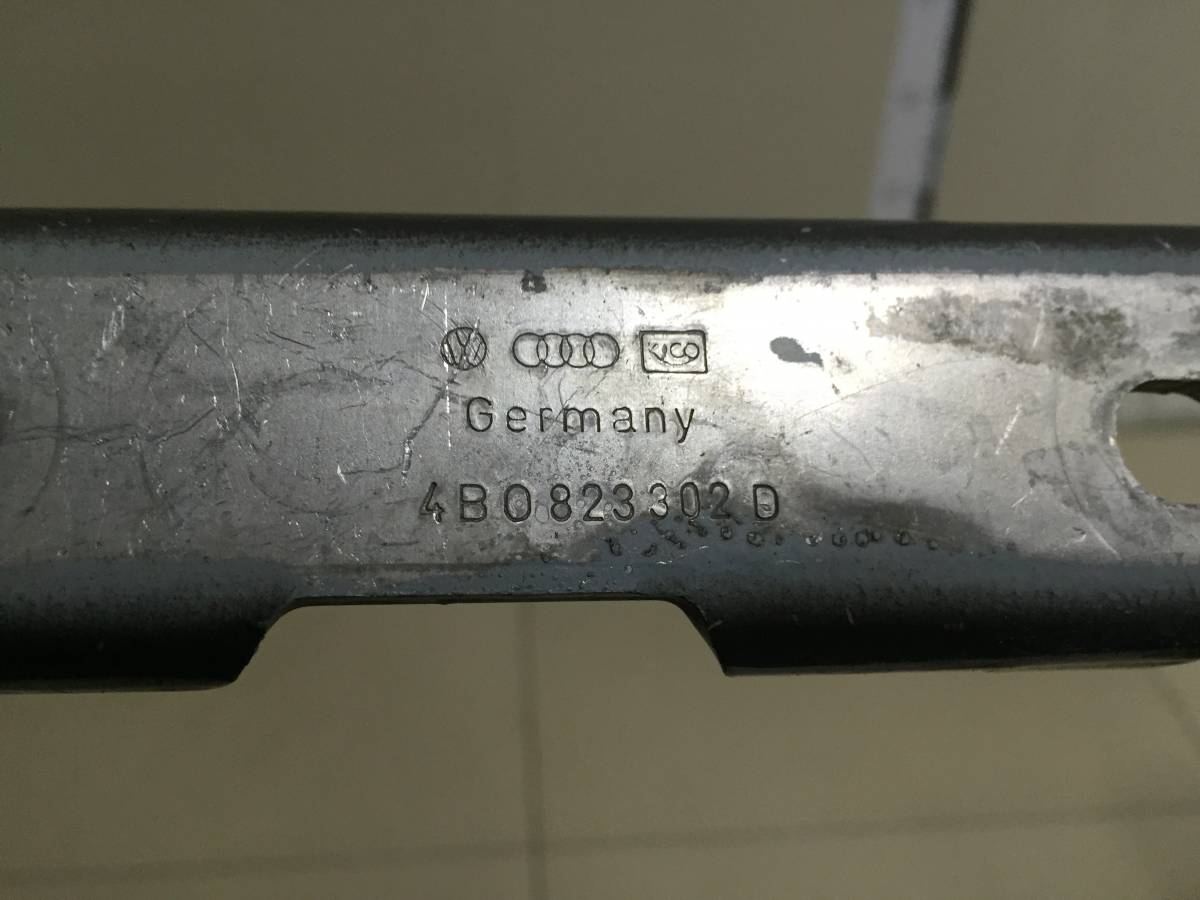 Петля капота правая Audi A6 (C5) 1997-2005