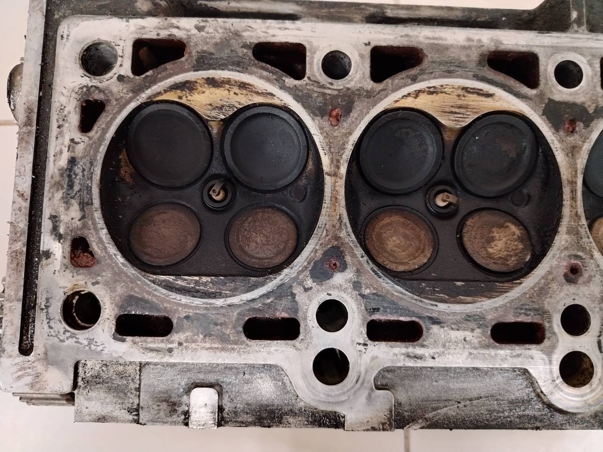 Головка блока цилиндров Dodge Stratus 2000-2005