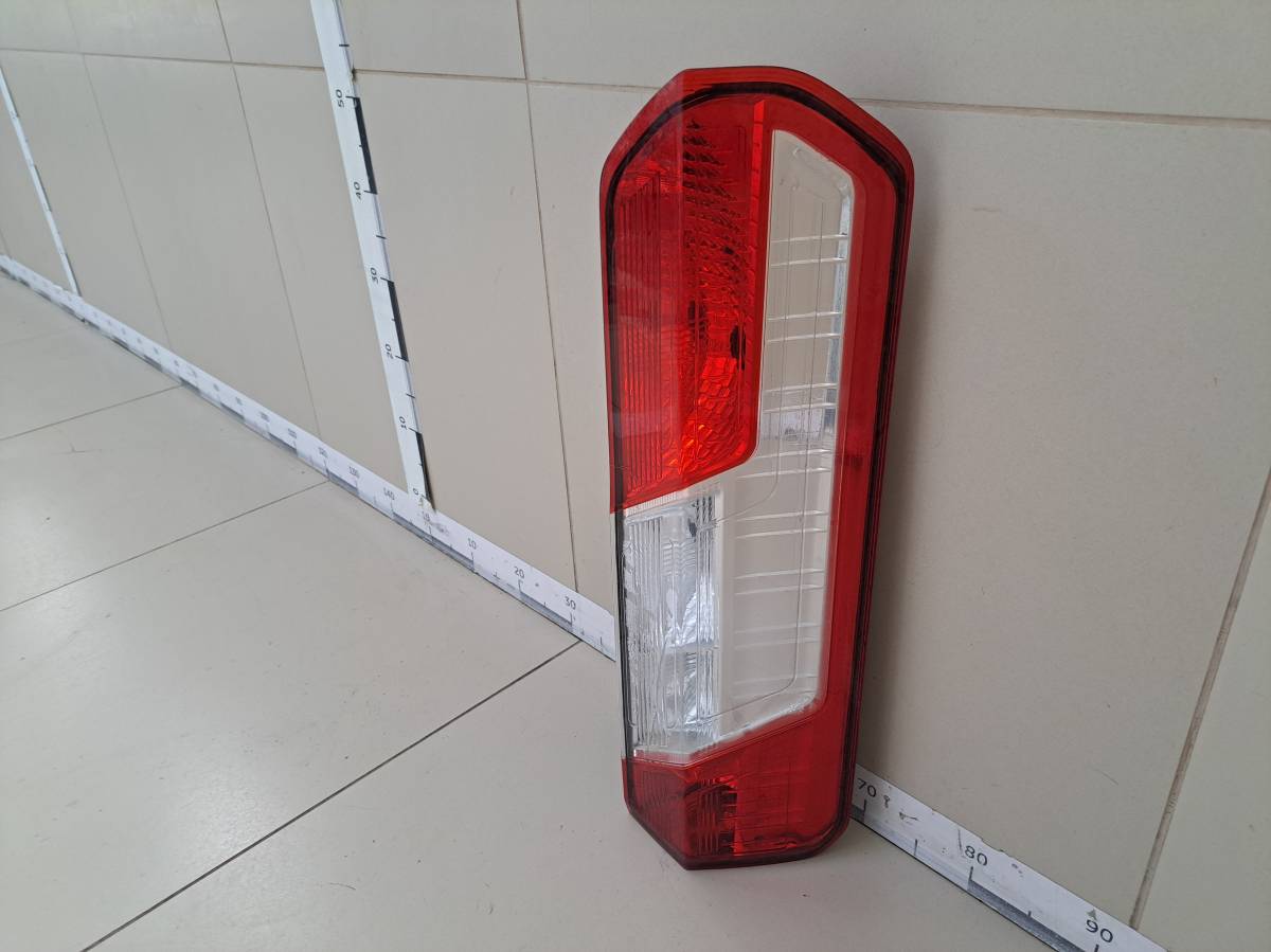 Фонарь задний правый Ford Transit 2014>