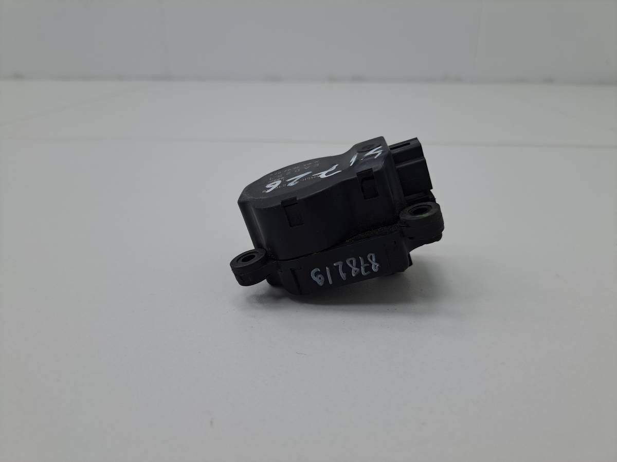 Моторчик заслонки печки Ford Mondeo 4 2007-2015 Моторчик заслонки печки Ford Mondeo 4 2007-2015
