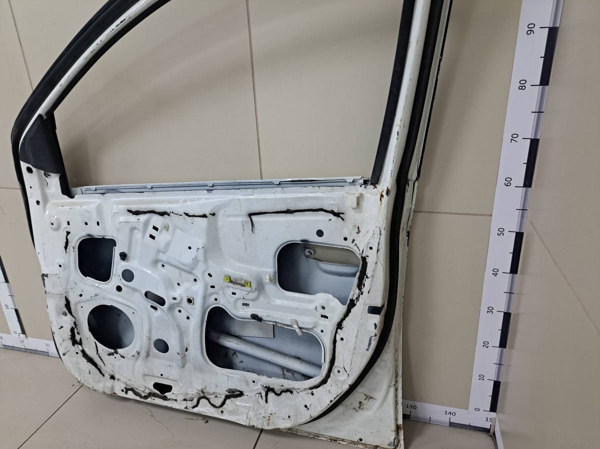 Дверь передняя правая Toyota Yaris (P10) 1999-2005